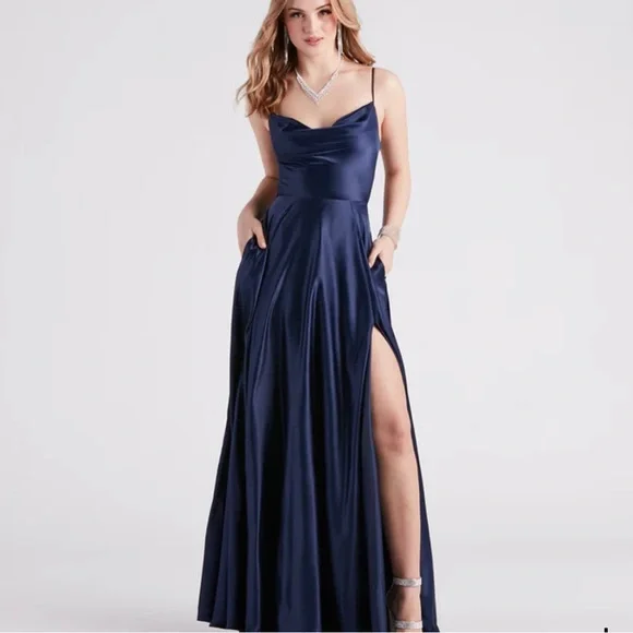 windsors prom dresses Ball Gown Windsor Yellow Homecoming Windsor Deep V-Neck Tight Long Prom perfect for prom Windsor Blue Glitter Sleeveless Formal